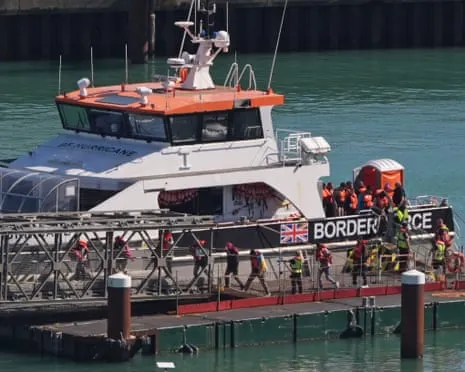 UK Ministers Insist Migrant Returns Deal with France Goes Ahead Amid Court Injunction