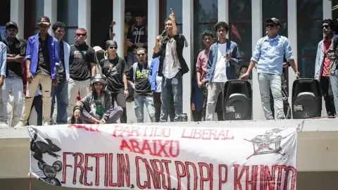 East Timor Scraps Initiative to Supply Free Vehicles for Lawmakers In Response to Large-Scale Demonstrations