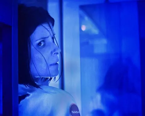 The Astronaut Review: Tense Moments and Levitating Eggs in a Luxury Setting