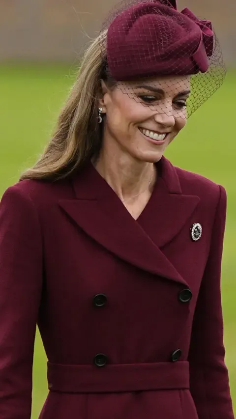 The First Lady’s Headpiece, Catherine’s Feather Brooch and Other Remarkable Looks Thus Far